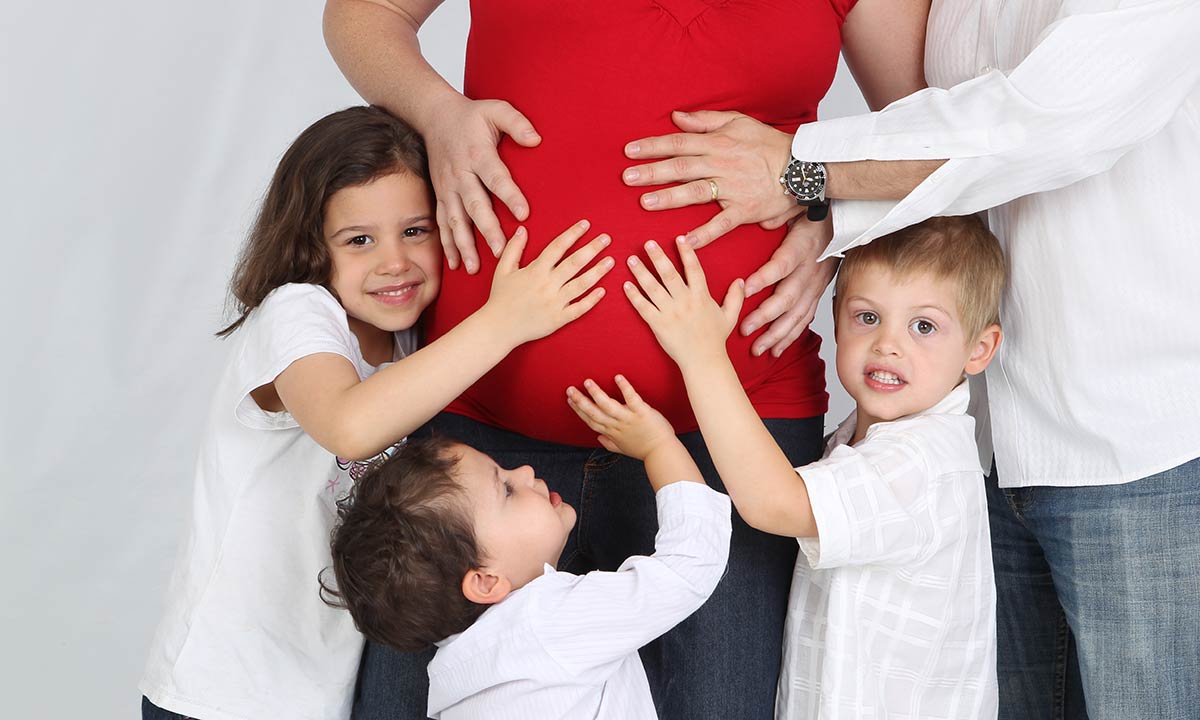 pregnancy-photos-with-kids